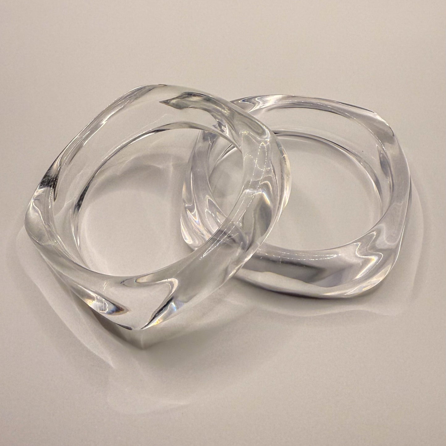 BRACELET BANGLE CLEAR RESIN