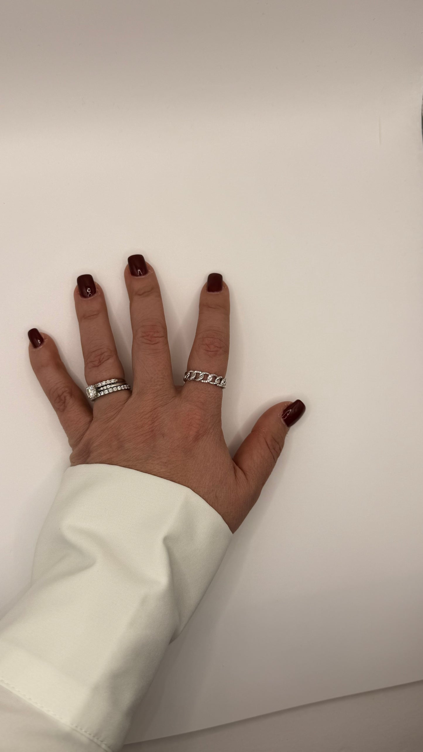 RING CHAIN STYLE WITH CUBIC ZIRCONIA (size 8US)