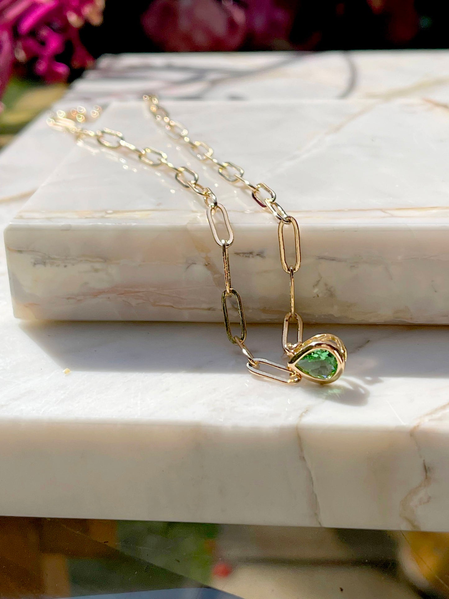 NECKLACE CHAIN + PERIDOT GREEN CRYSTAL TEAR DROP