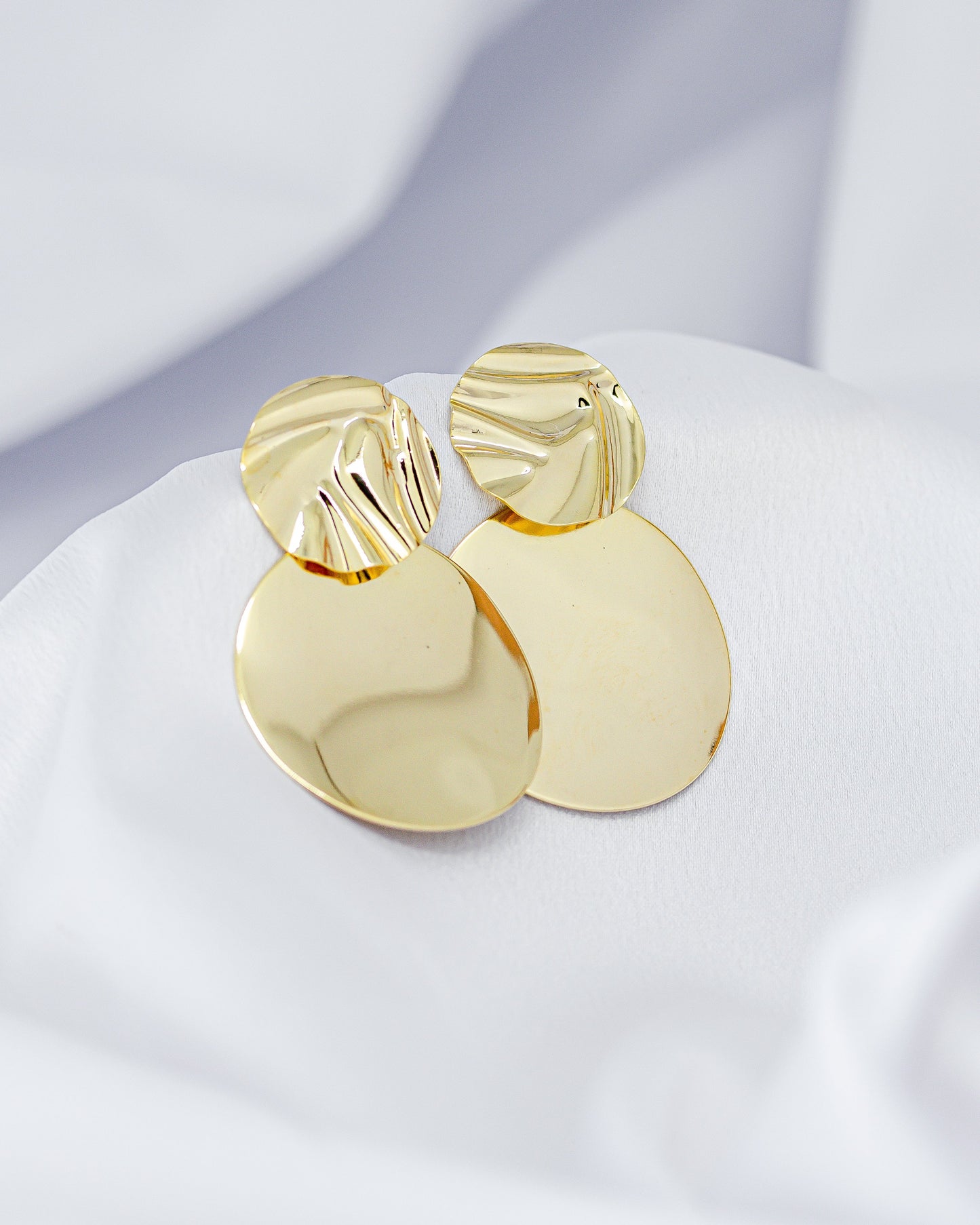 EARRINGS HAMMERED BASE AND ROUND BOTTOM
