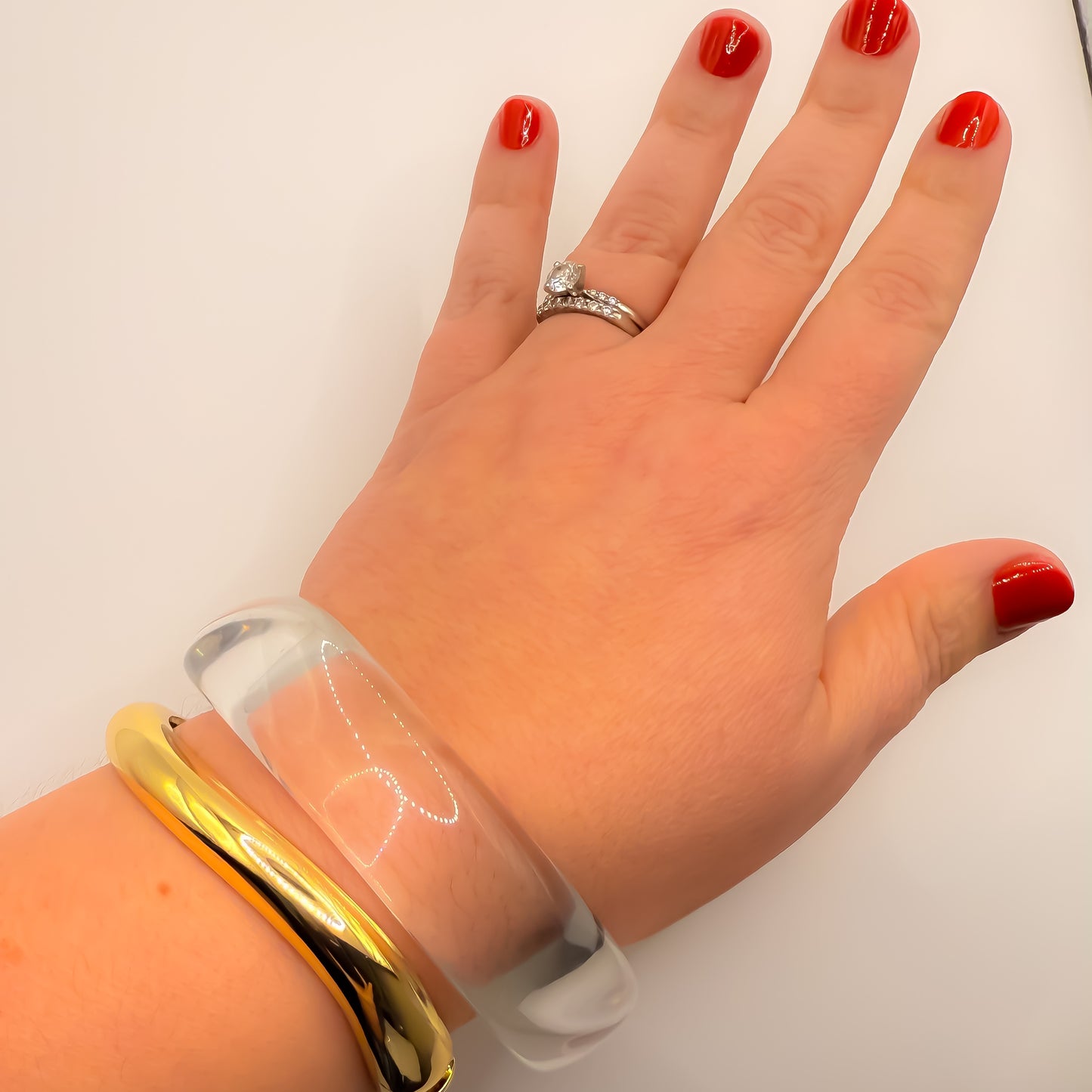 BRACELET BANGLE CLEAR RESIN