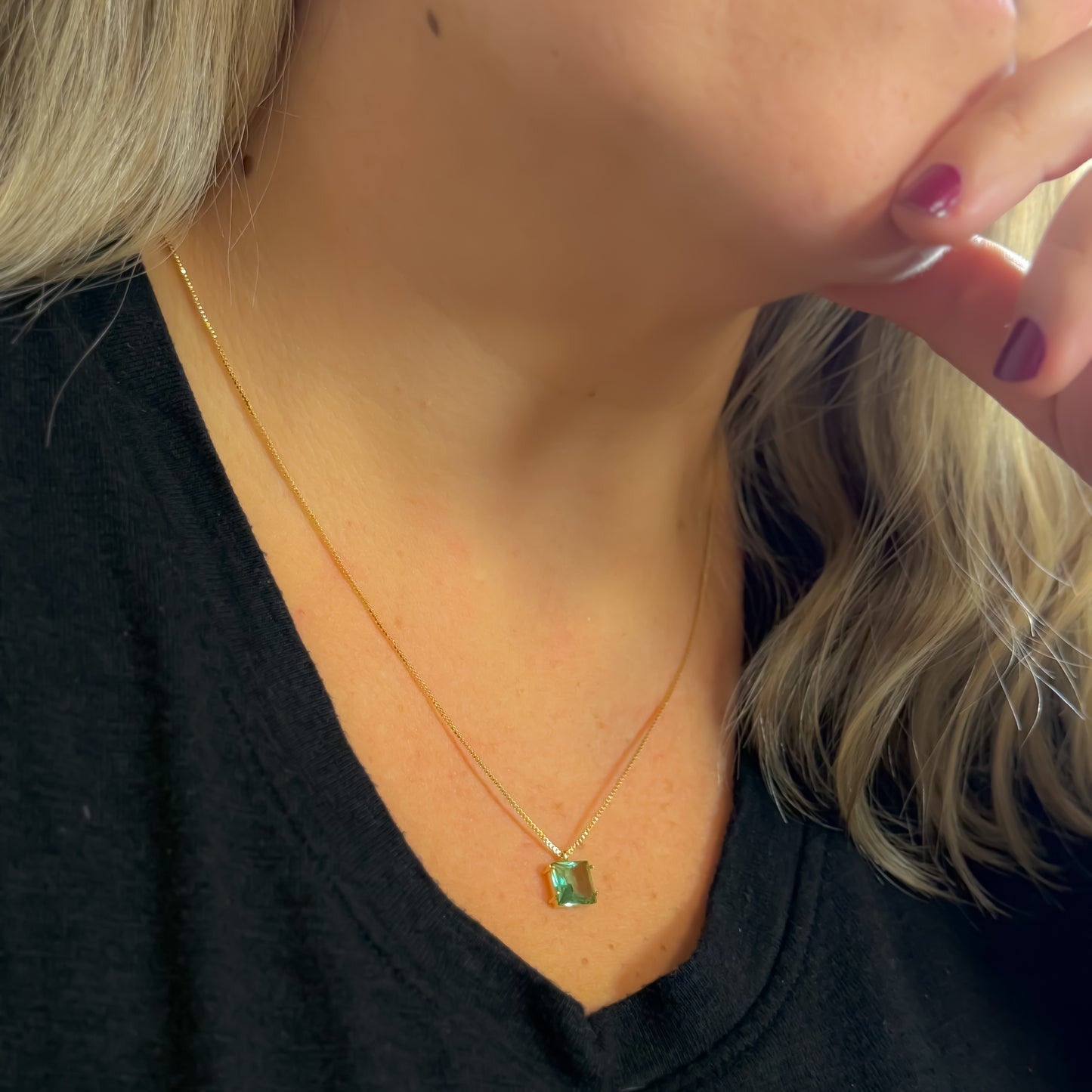 NECKLACE SQUARE CRYSTAL