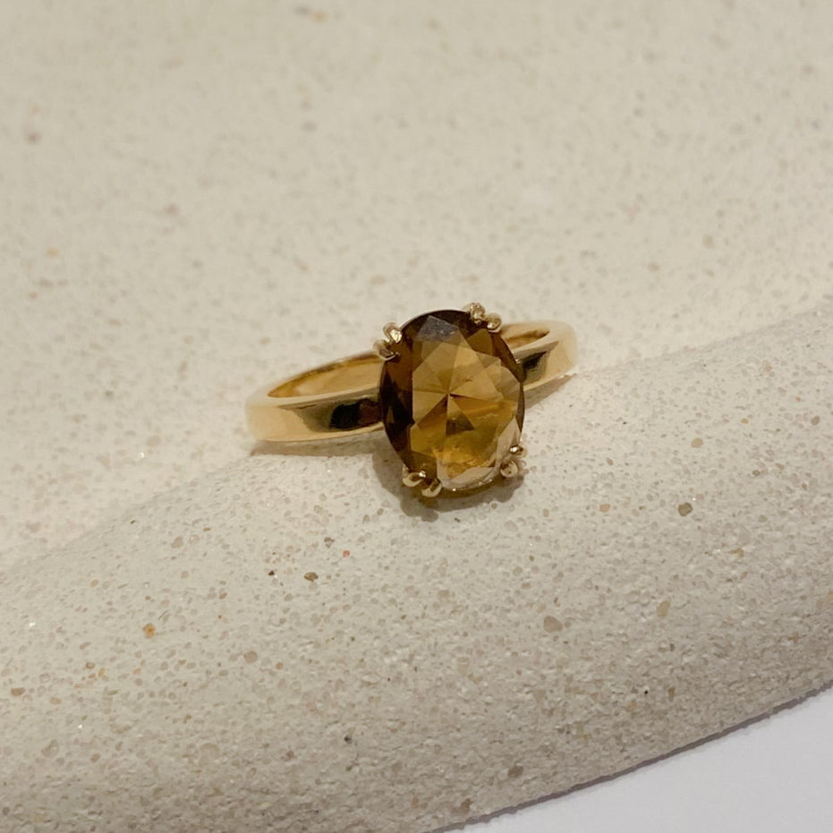 RING SOLITARY COFFEE BROWN CRYSTAL