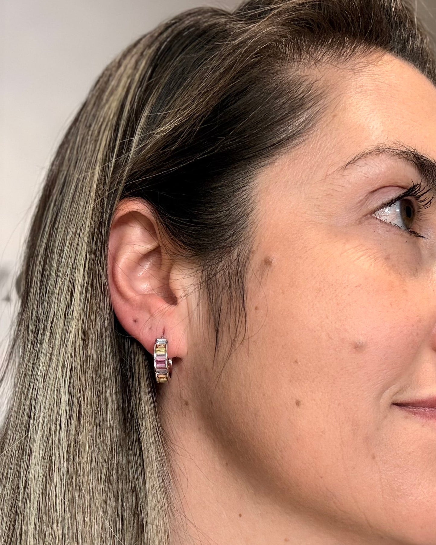 EARRING HOOPS COLOR CRYSTALS