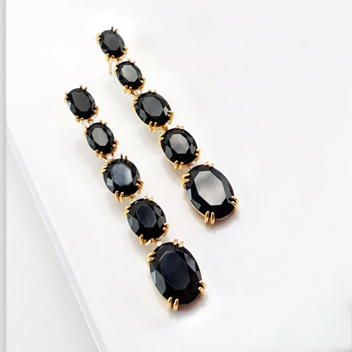 EARRING 5 BLACK ONIX CRYSTALS