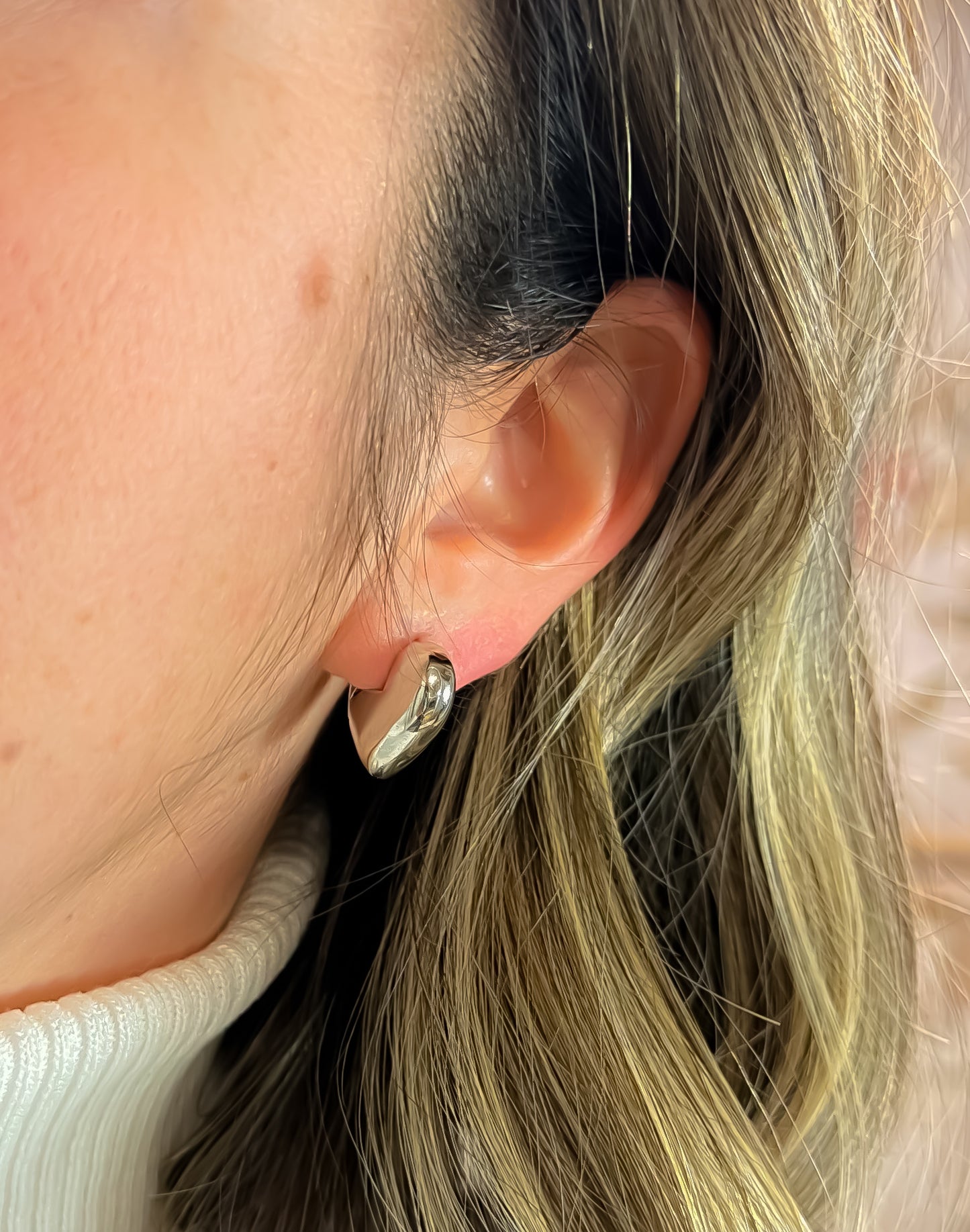 EARRING HOOP HEART
