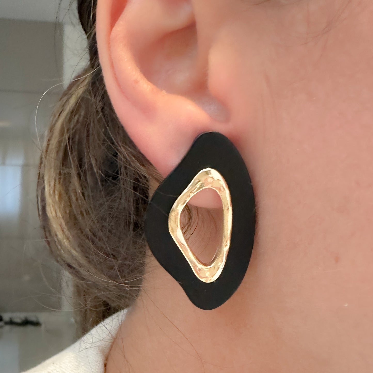 EARRING ORGANIC BLACK