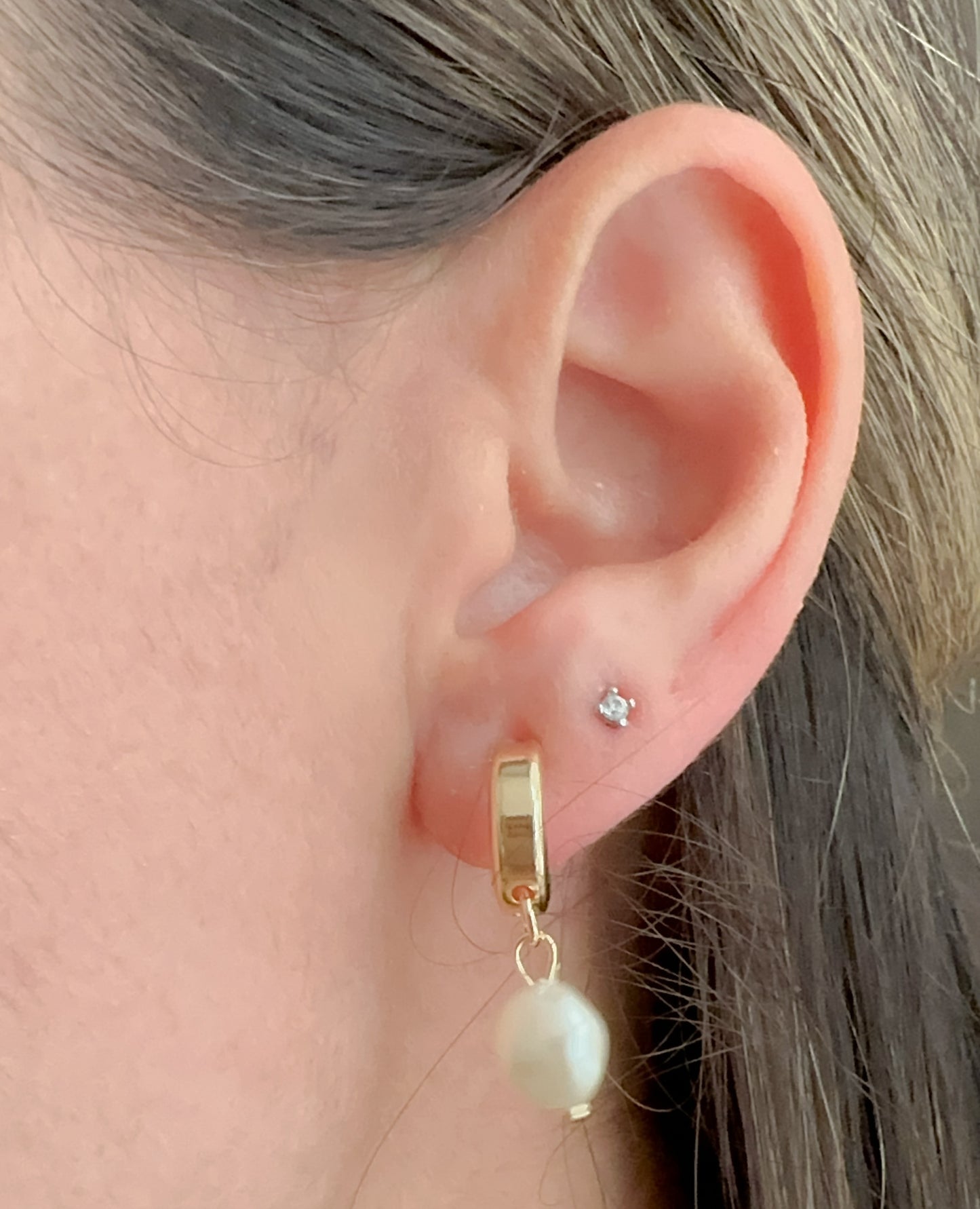 EARRING HOOPS CUTE PEARLS