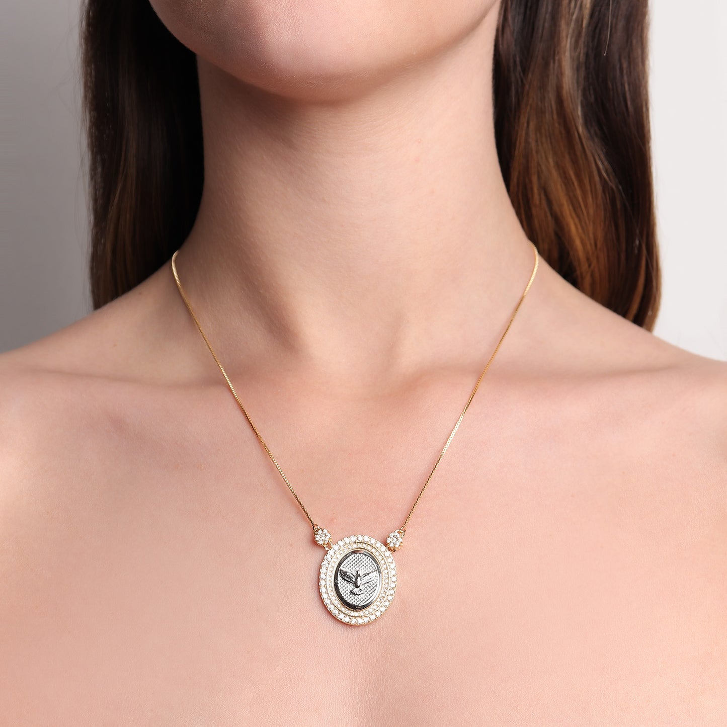 PRE-SALE NECKLACE HOLY SPIRIT MEDAL GOLD/SILVER (+/- 30 days to arrive in the USA)
