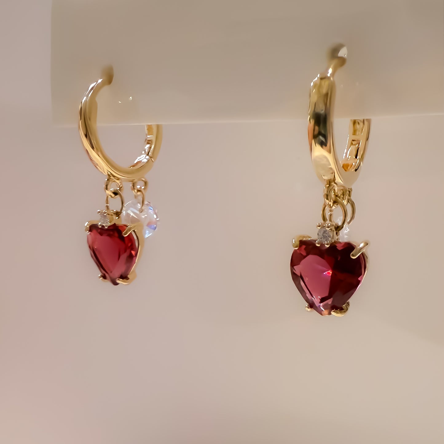 EARRING HOOPS RUBY COLOR CRYSTAL HEART + CUBIC ZIRCON