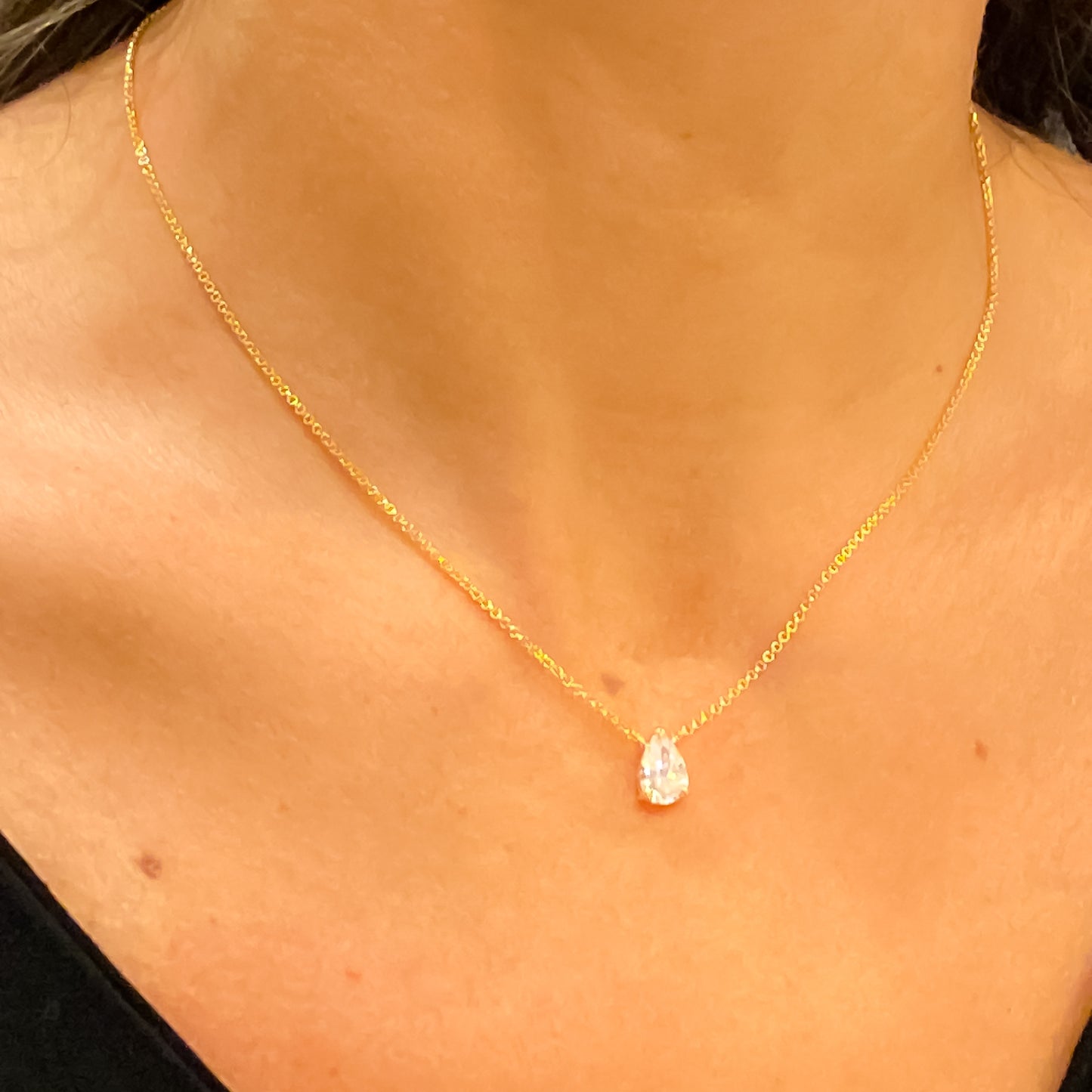 NECKLACE TEAR DROP MUST HAVE