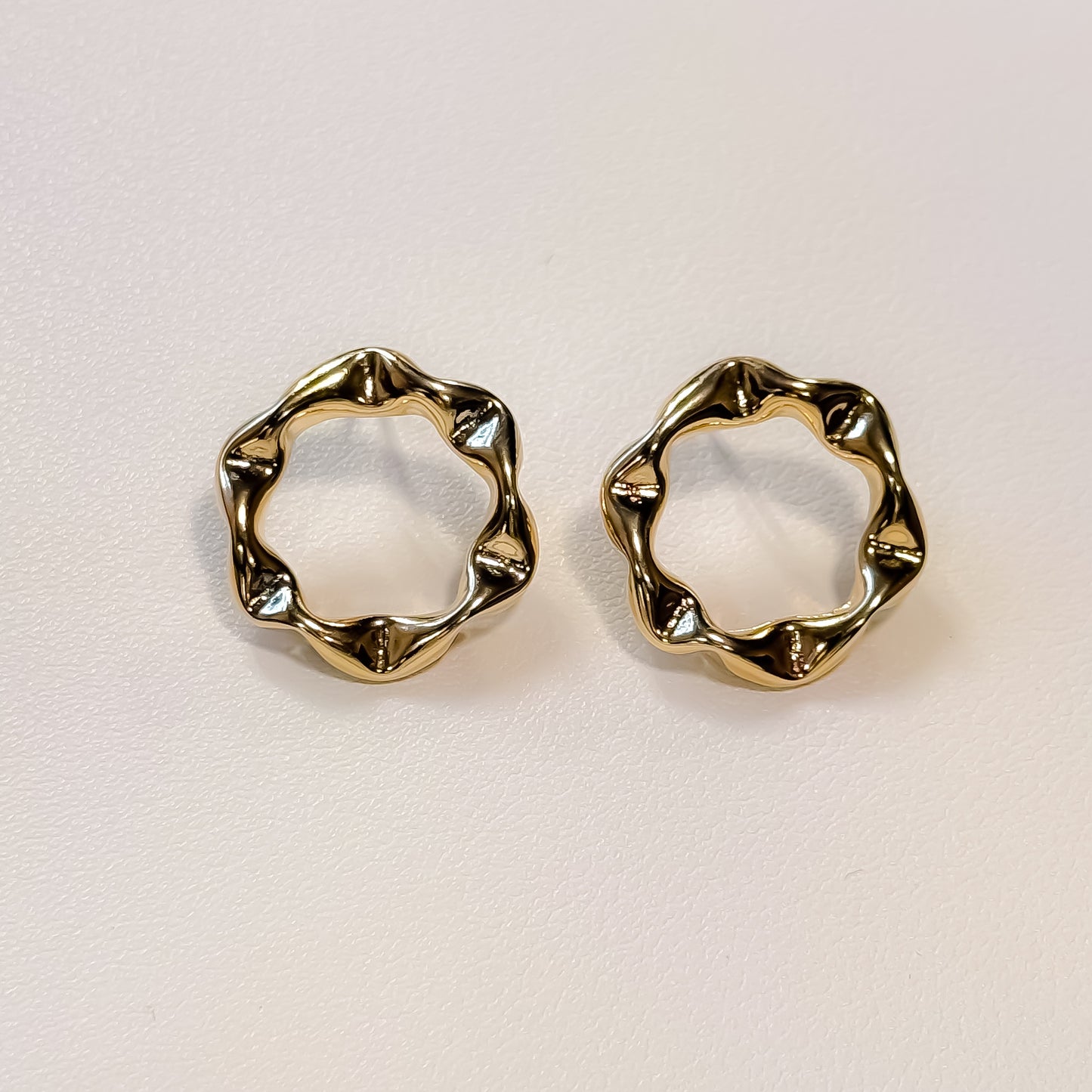 EARRING FRONTAL HAMMERED RING