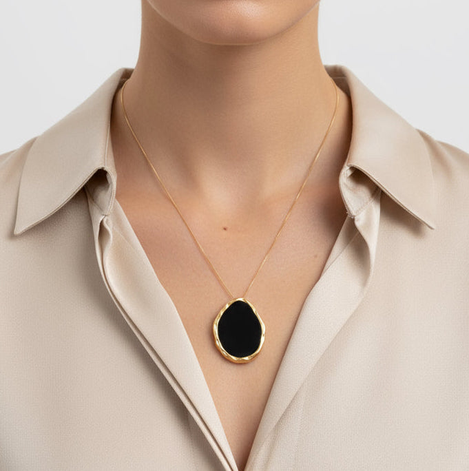 NECKLACE LARGE BLACK ORGANIC RESIN