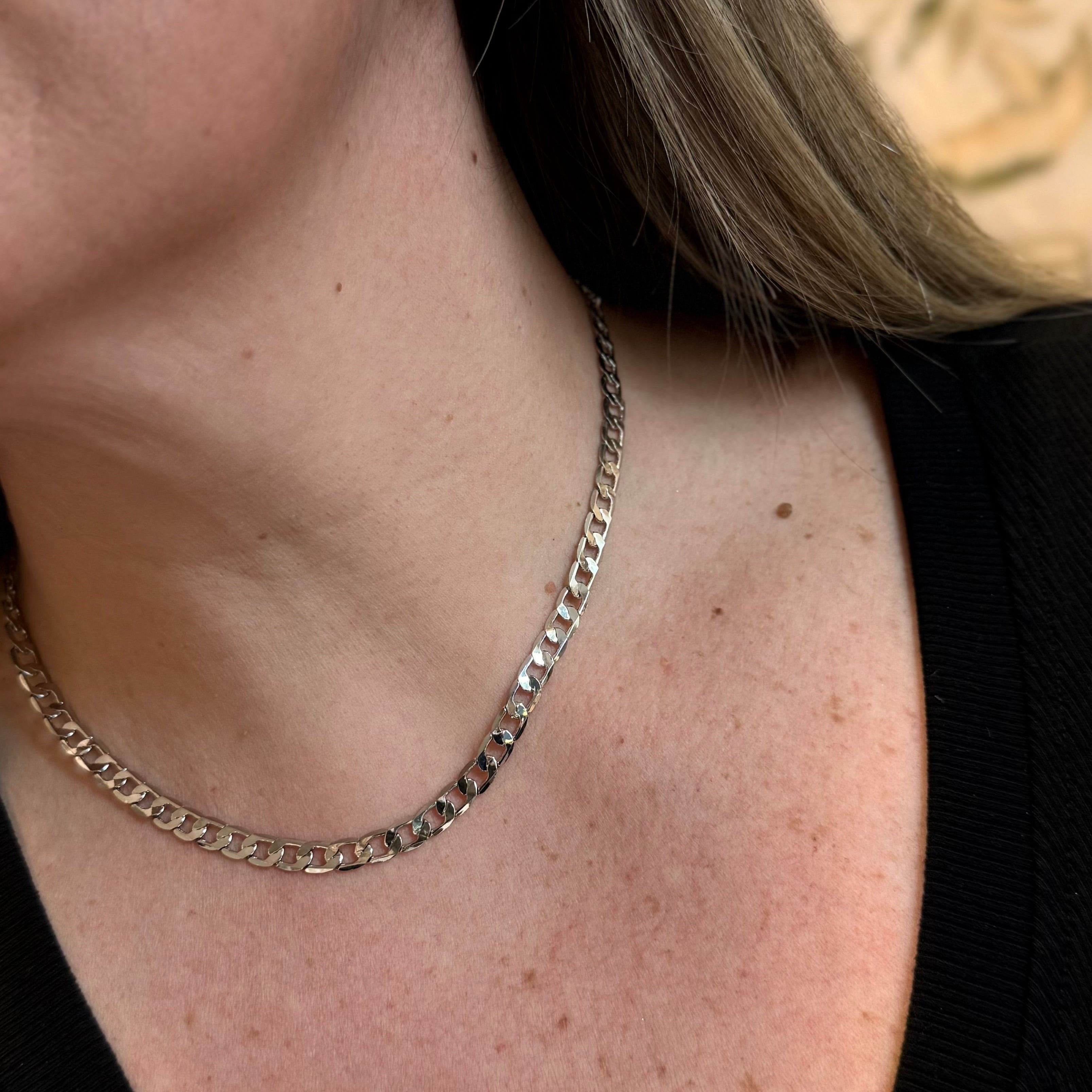 NECKLACE CHOKER SHINY SLIM GRUMET