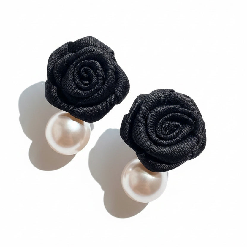 EARRINGS BLACK FLOWER SOLITAIRE PEARL