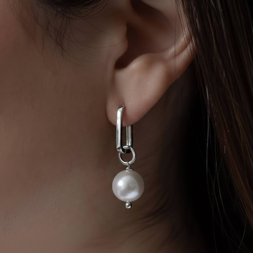 EARRING SQUARE HOOPS WITH PEARL SHELL