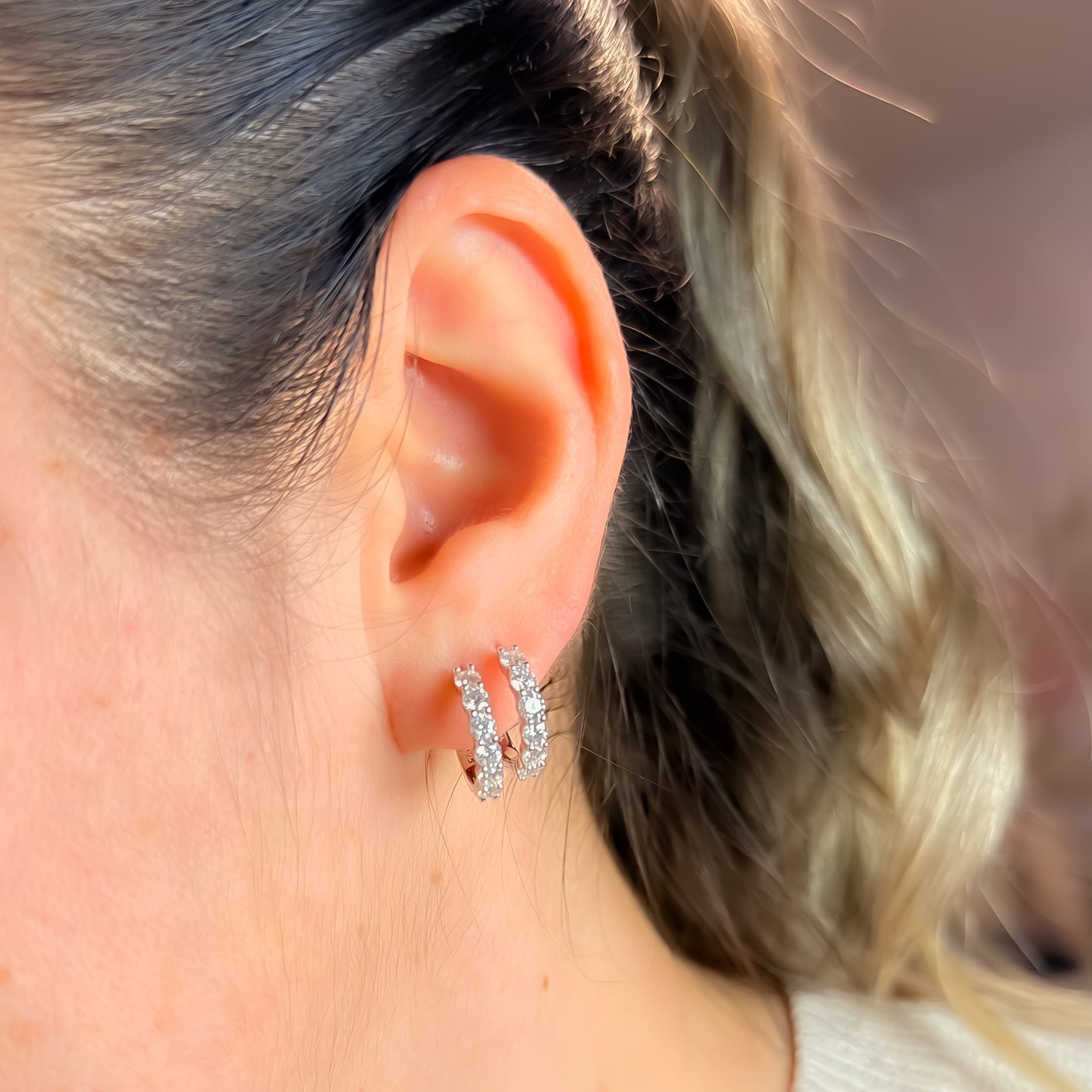 EARRING HOOPS MOISSANITE HUGGIES