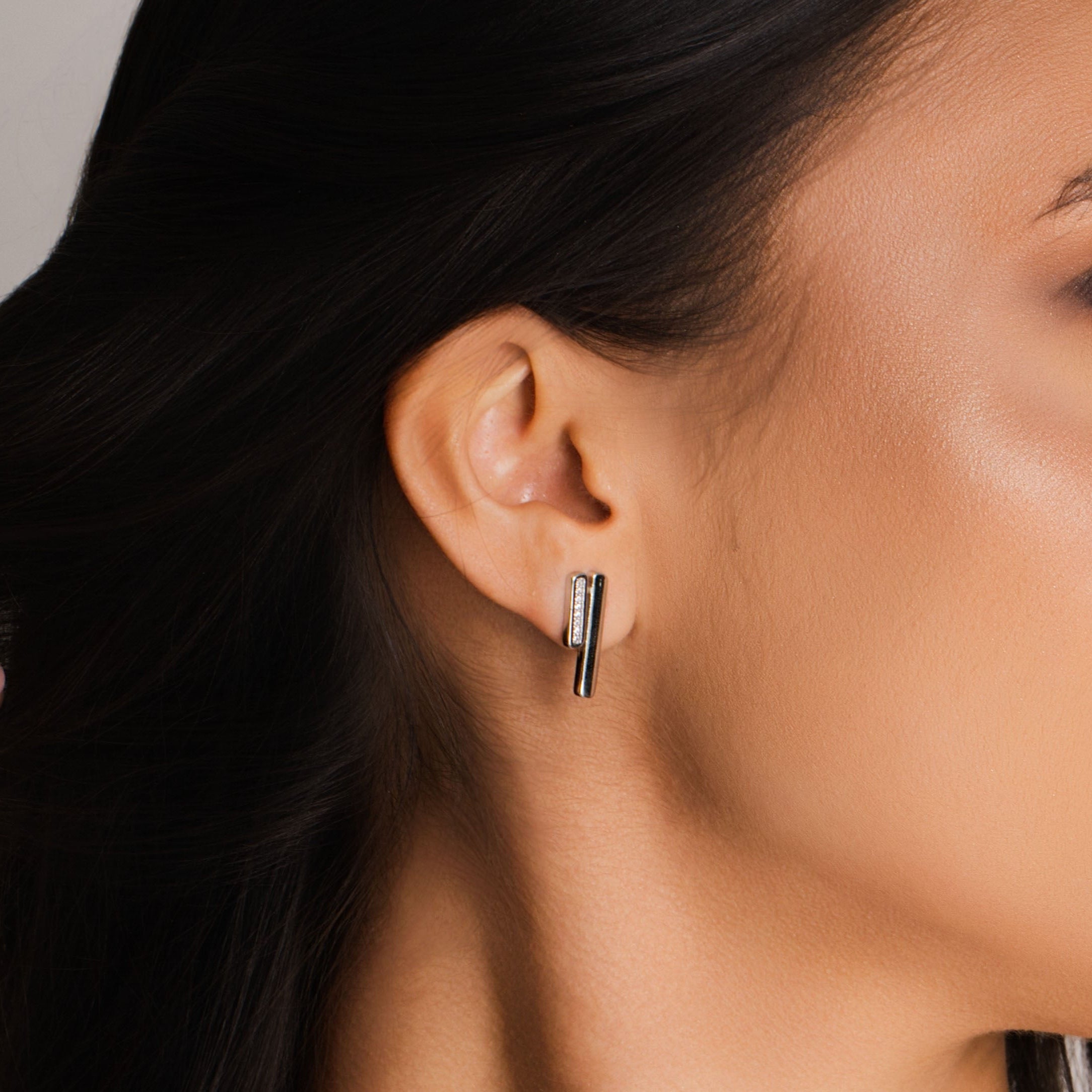 EARRINGS VERTICAL BARS WITH STUDDED CRYSTALS