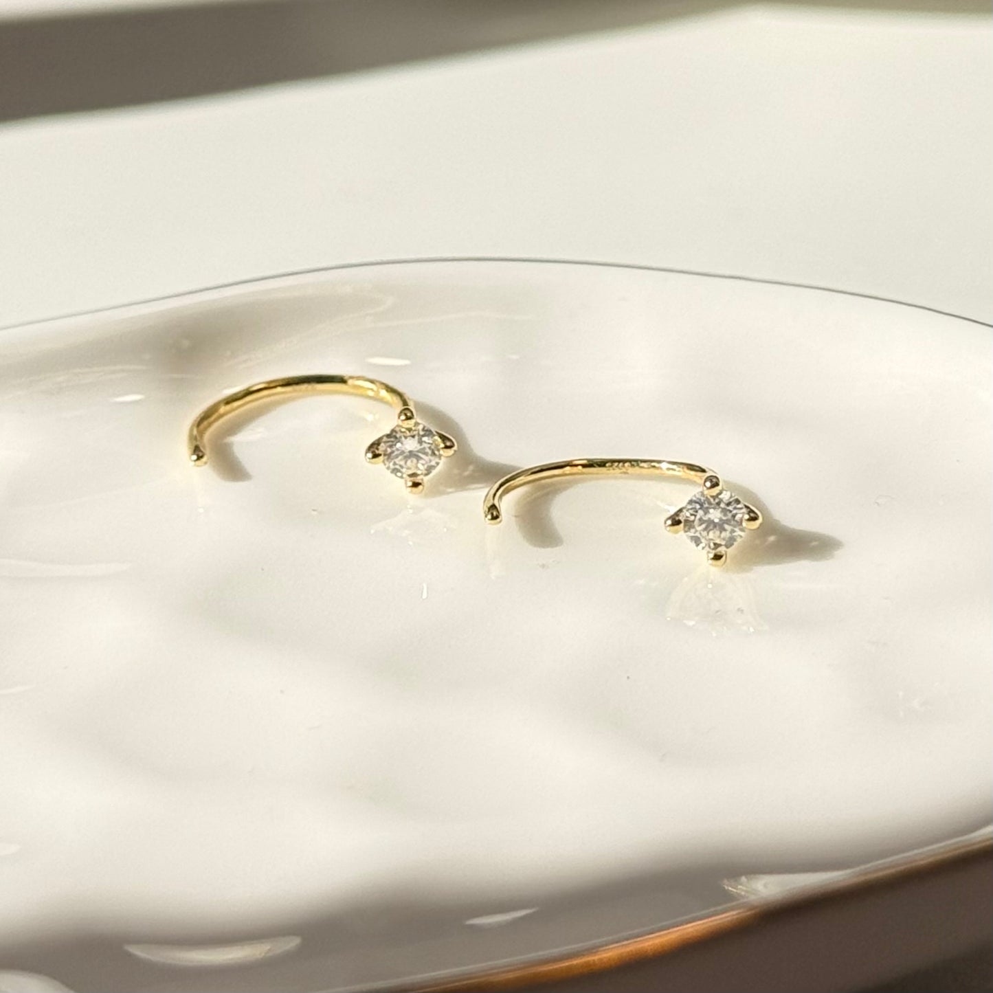 EARRING HALF HOOP MOISSANITE 3.5mm