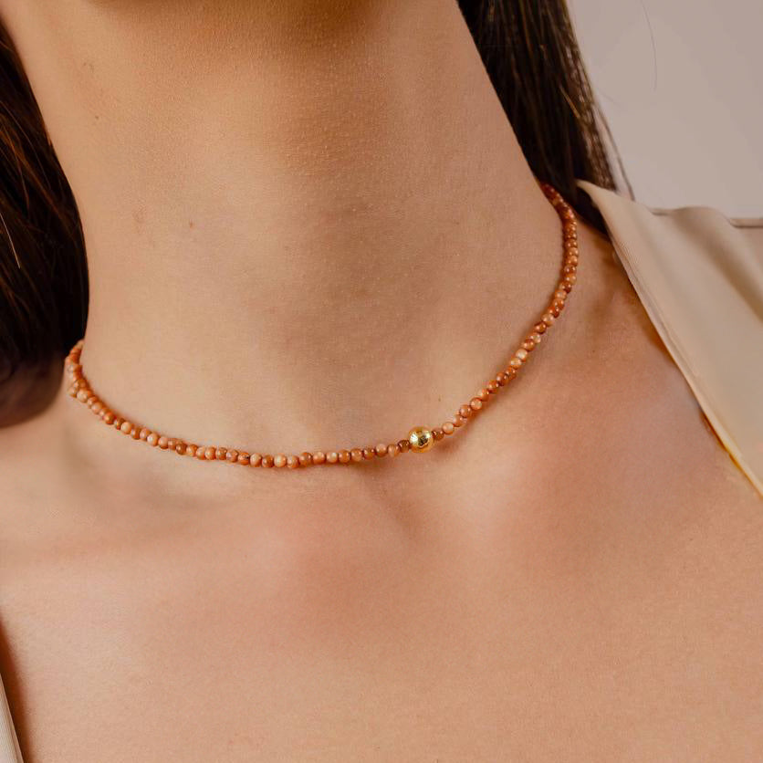NECKLACE BROWN MOTHER OF PEARL GOLD SPHERE