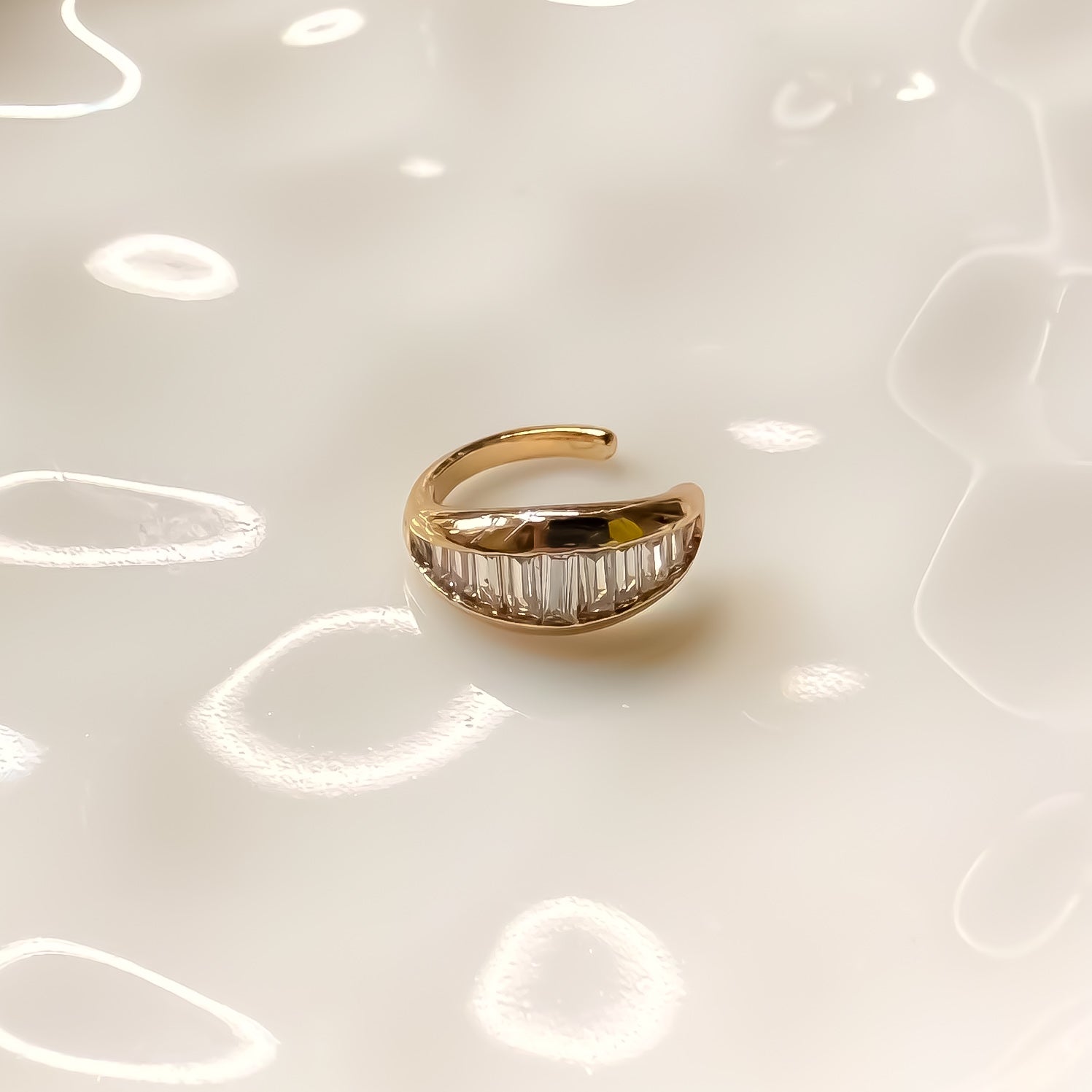 EAR-CUFF BAGUETTE CRYSTALS