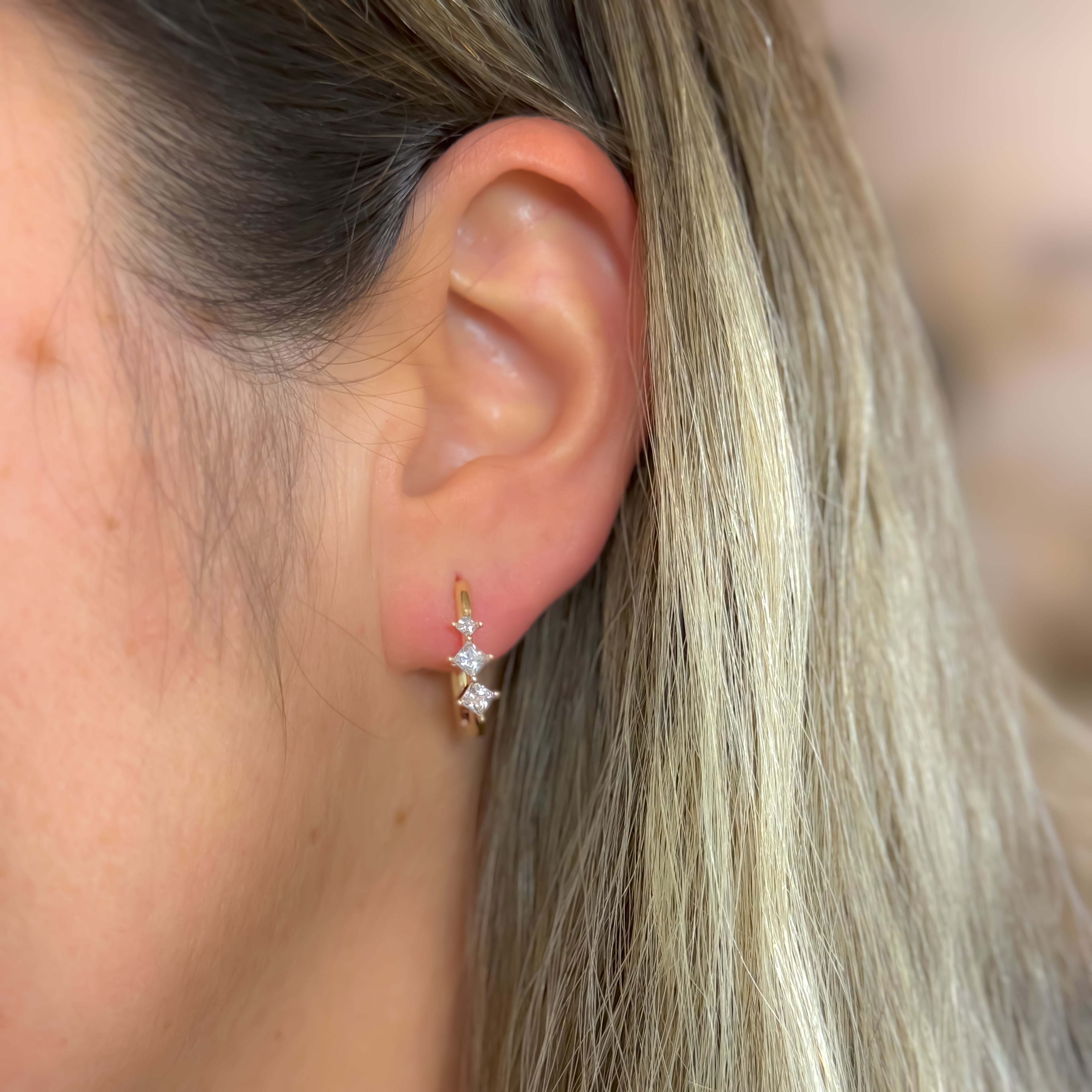 EARRING HOOPS WITH 3 CUBIC ZIRCON