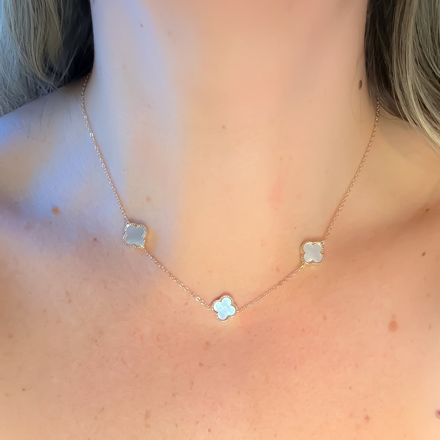 NECKLACE CHOKER 3 CLOVER VC MOTHER OF PEARL