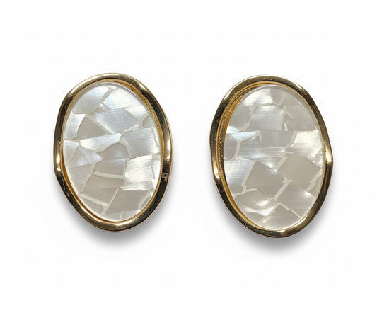 EARRINGS ORGANIC RESIN OFF WHITE