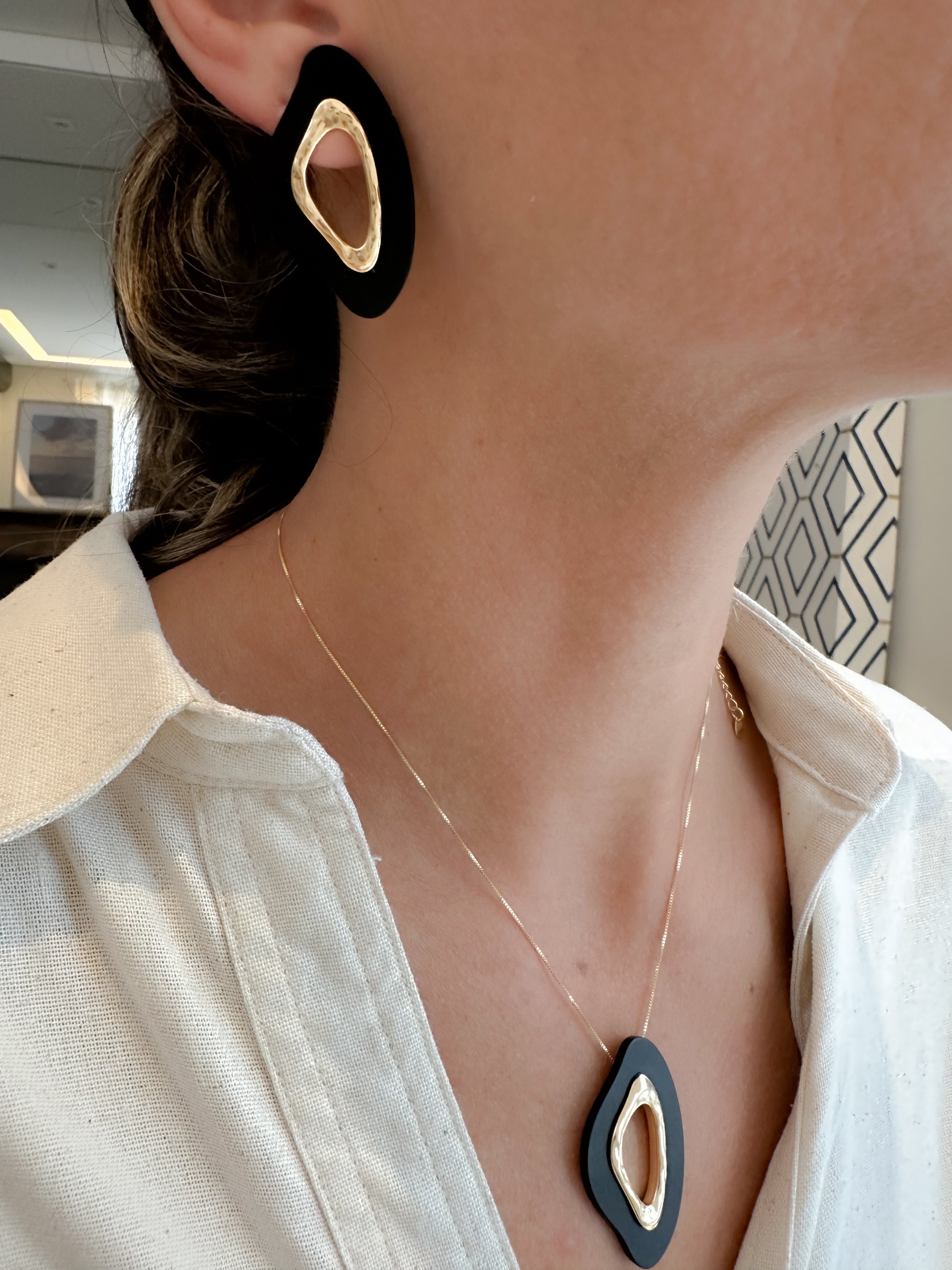 NECKLACE ORGANIC BLACK