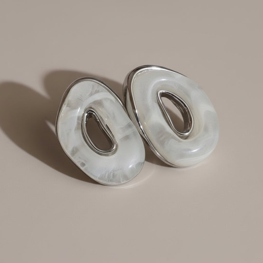 EARRINGS ORGANIC OVAL WITH RESIN