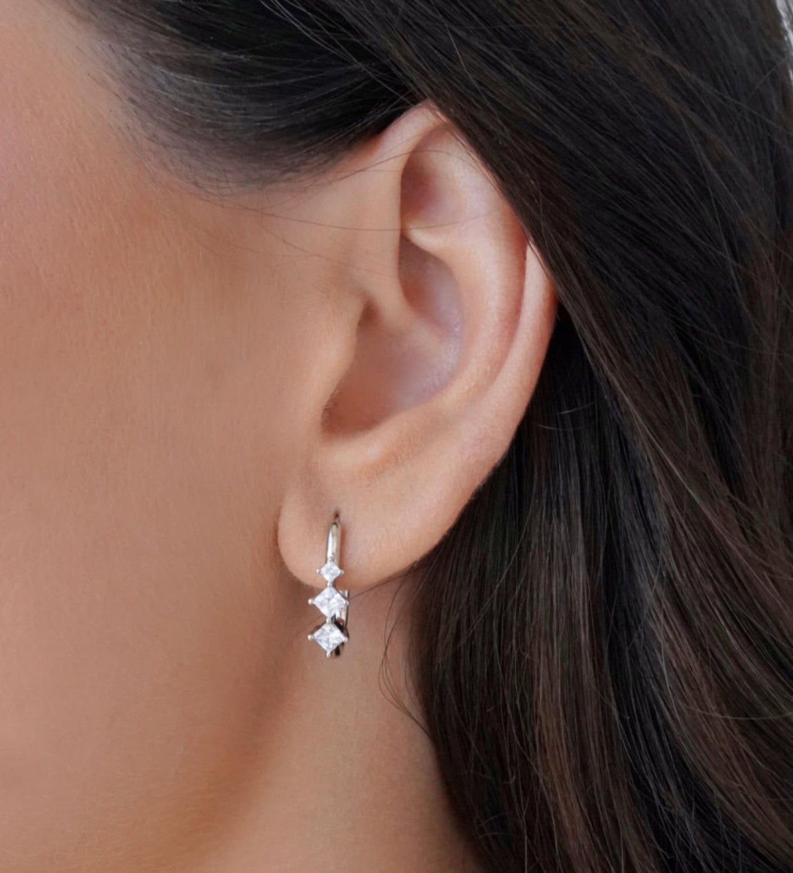 EARRING HOOPS WITH 3 CUBIC ZIRCON