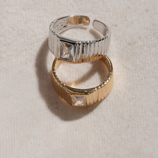 RING TEXTURE CENTER CUBIC ZIRCONIA ADJUSTABLE