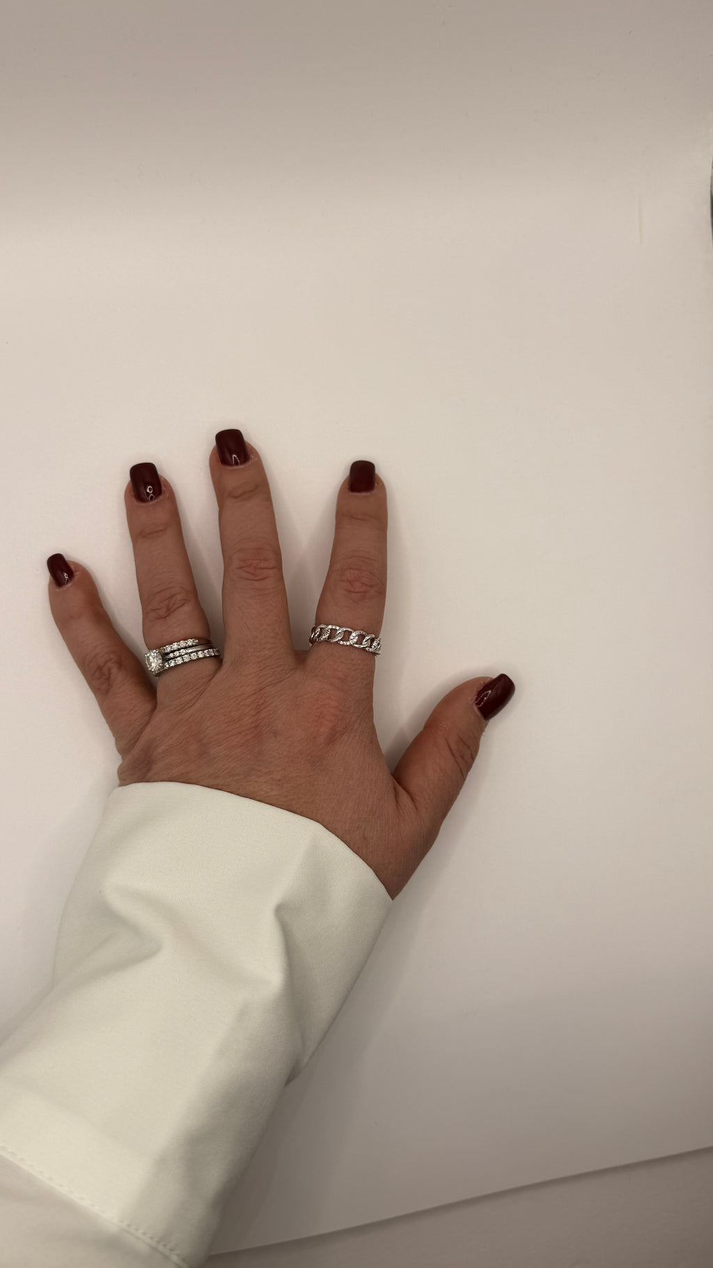 RING CHAIN STYLE WITH CUBIC ZIRCONIA (size 8US)