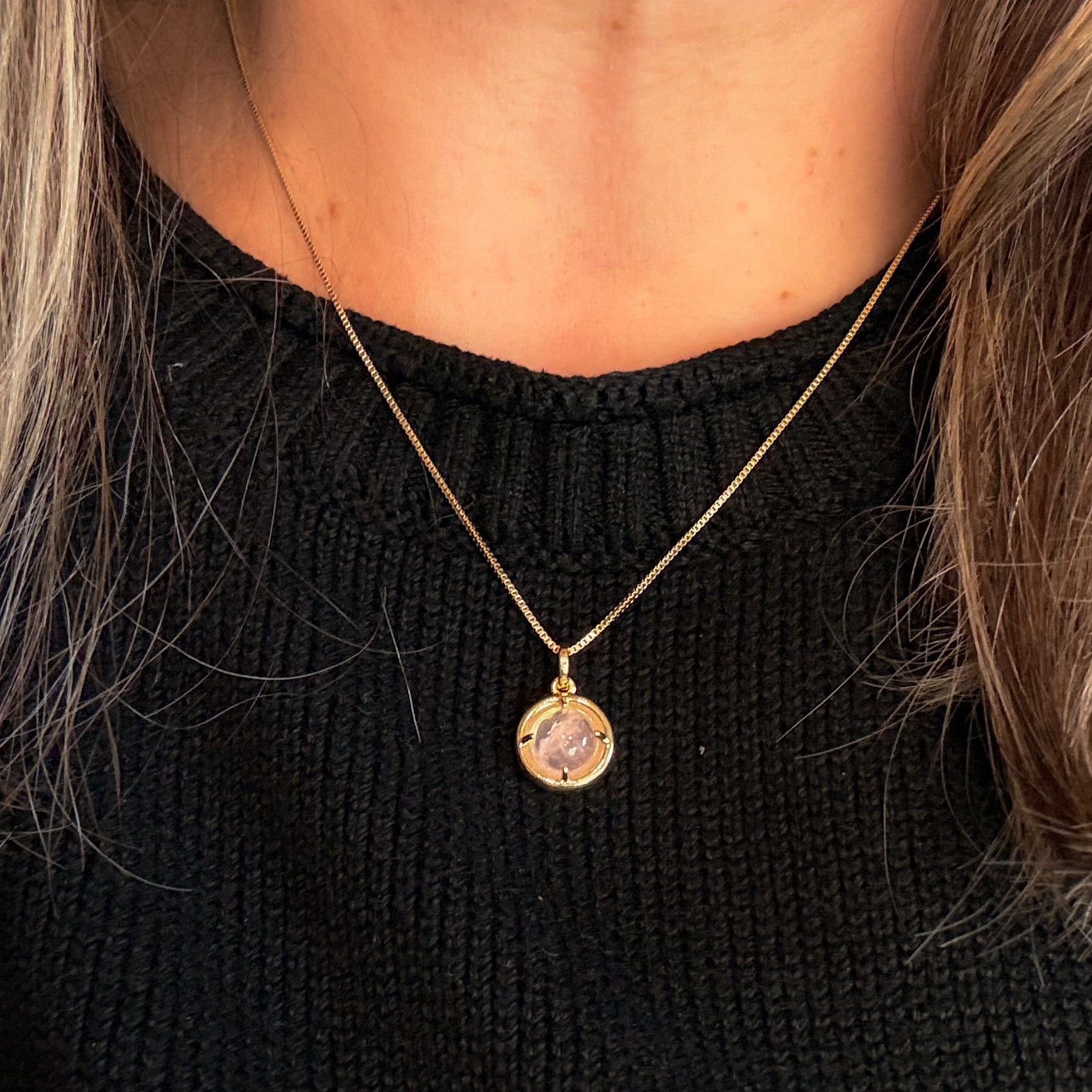 NECKLACE ROUND CRYSTAL PENDANT