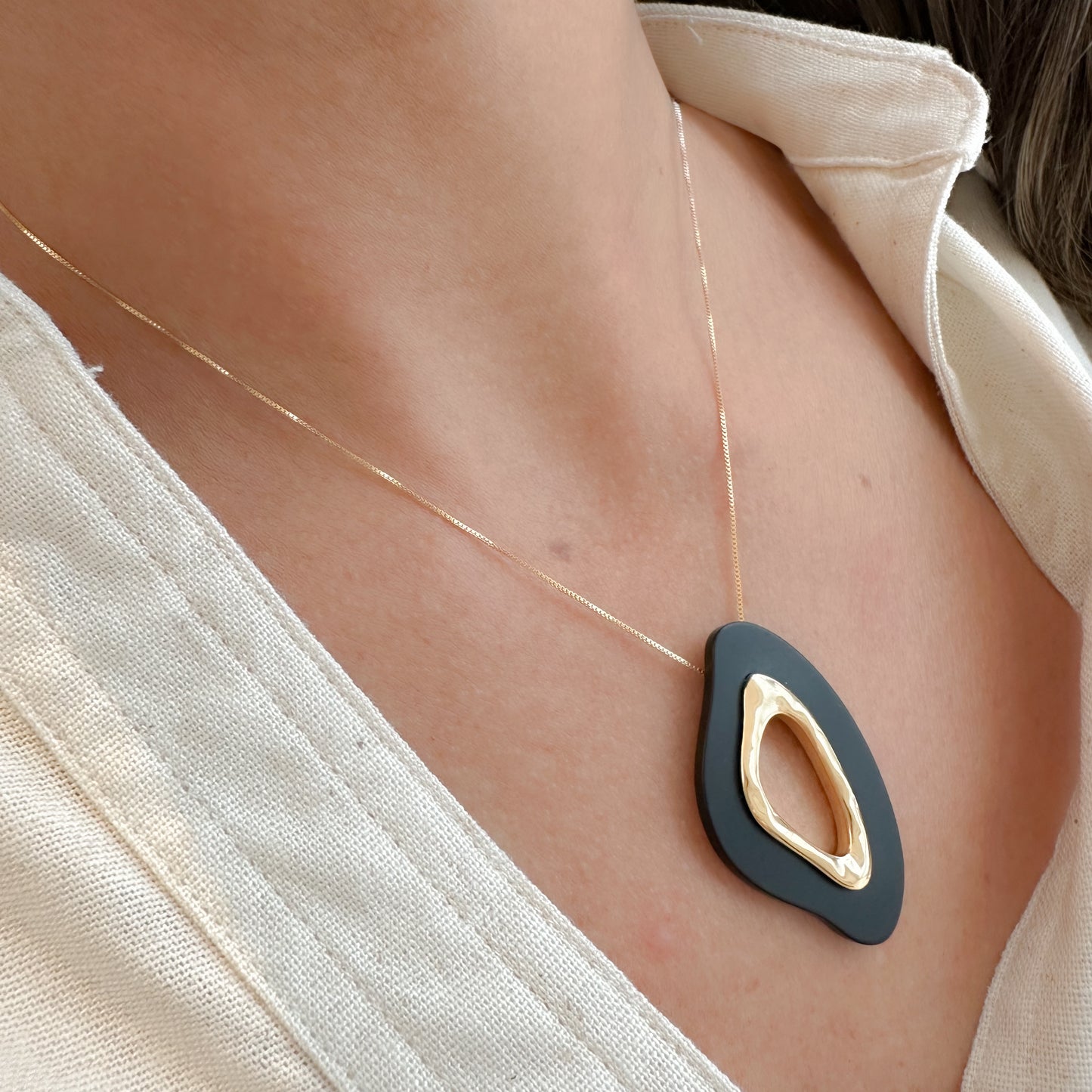 NECKLACE ORGANIC BLACK