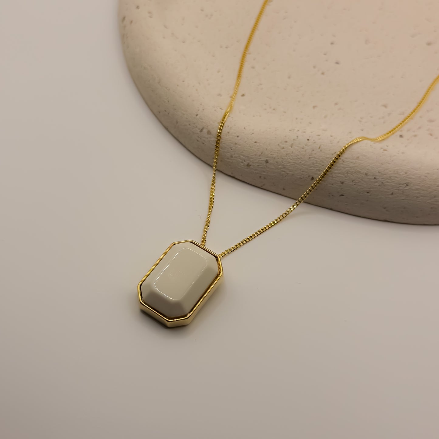 NECKLACE RECTANGLE IVORY RESIN