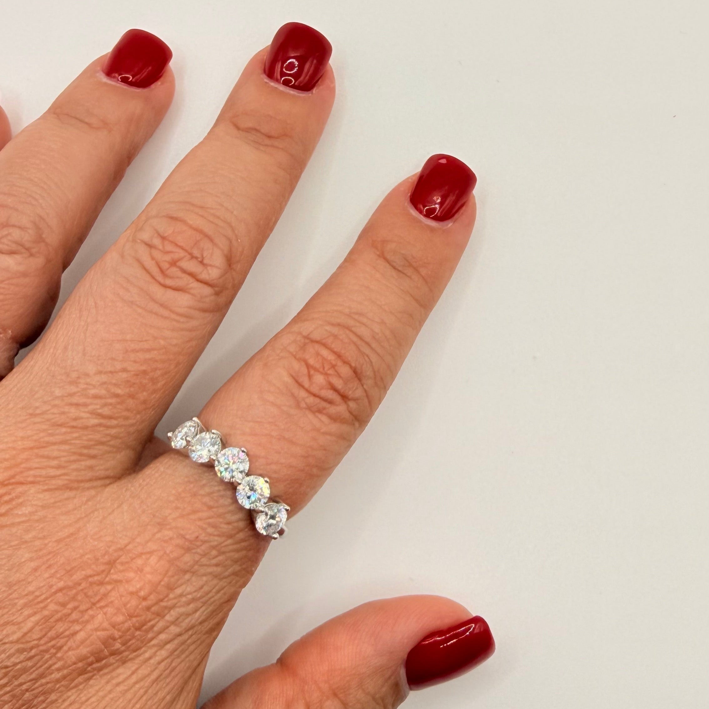 RING CURVED BAND 5 MOISSANITES 2CT TOTAL