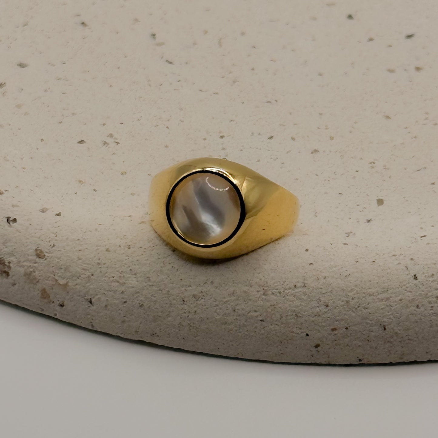 RING ROUND MOTHER OF PEARL