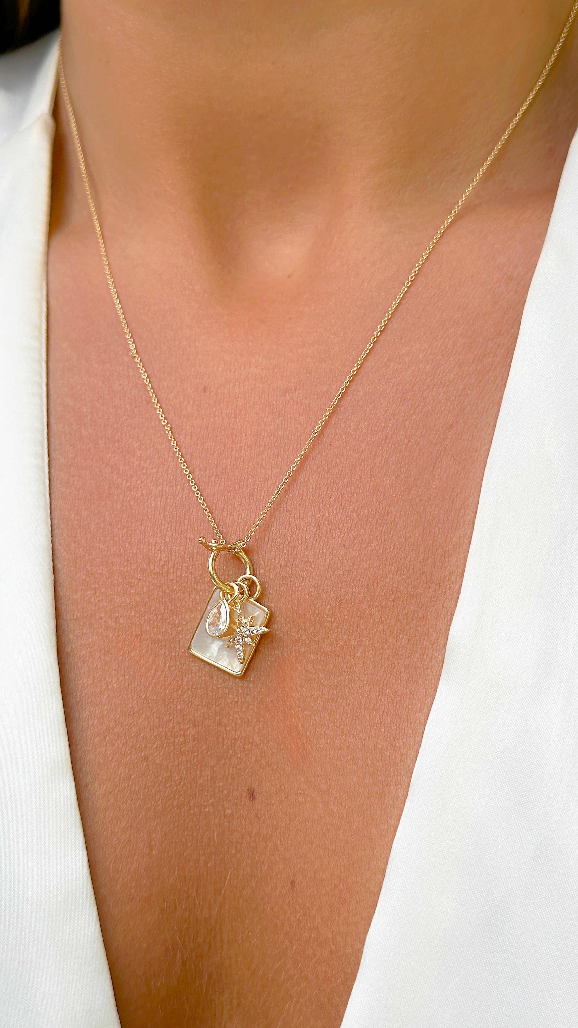 NECKLACE MOTHER OF PEARL PENDANTS