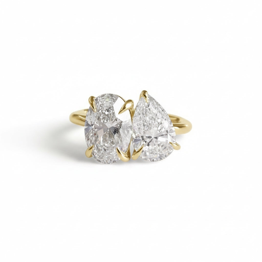 RING OVAL + TEARDROP CUBIC ZIRCONIA