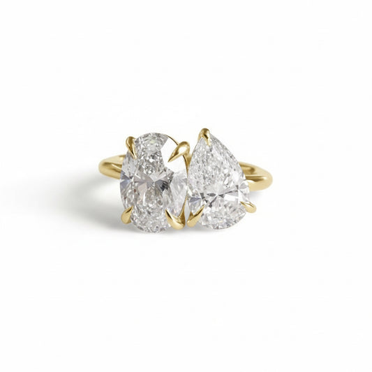 RING OVAL + TEARDROP CUBIC ZIRCONIA