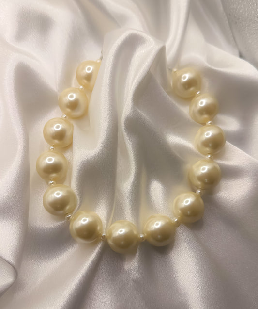 NECKLACE CHUNKY PEARLS