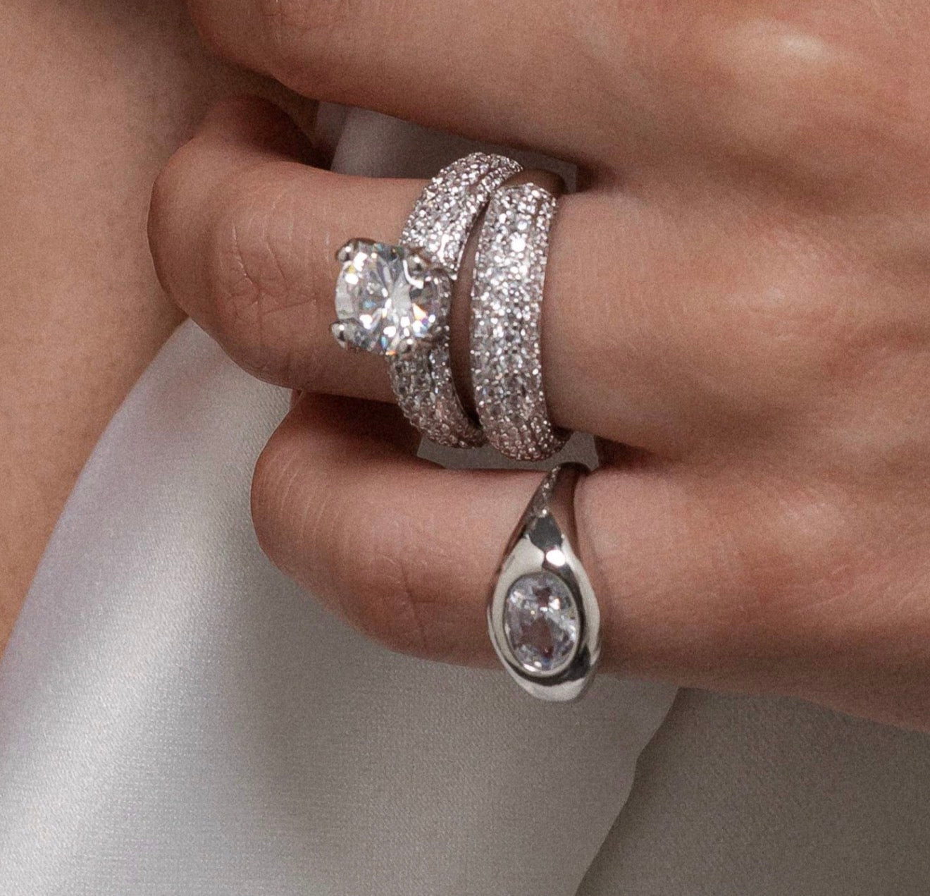 RING OVAL CRYSTAL ADJUSTABLE