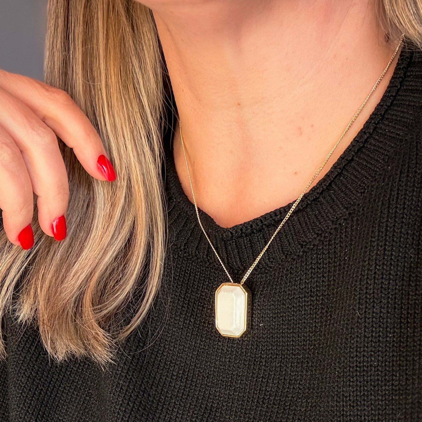 NECKLACE RECTANGLE IVORY RESIN