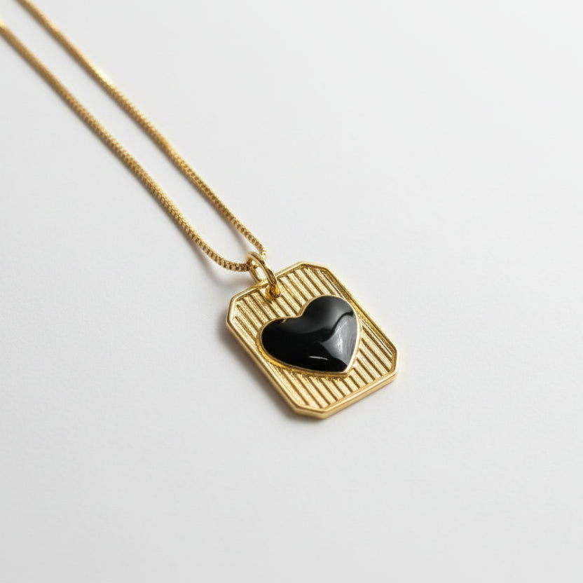 NECKLACE HEART ENAMEL PLAQUE