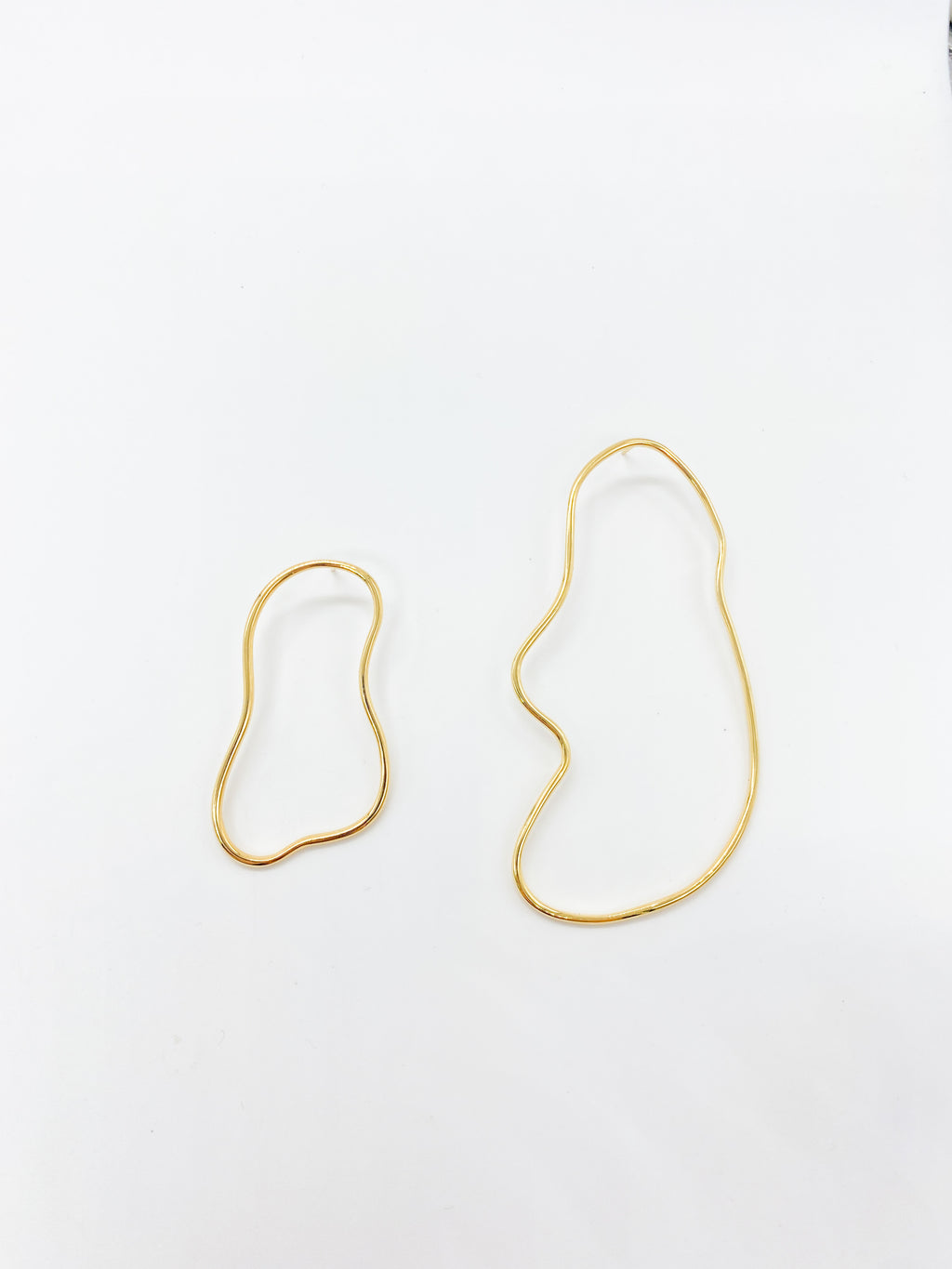 EARRINGS ASYMMETRICAL ORGANIC BY MADENNA