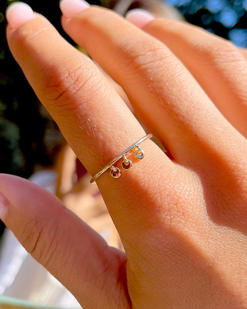 RING WITH MINI CIRCLES