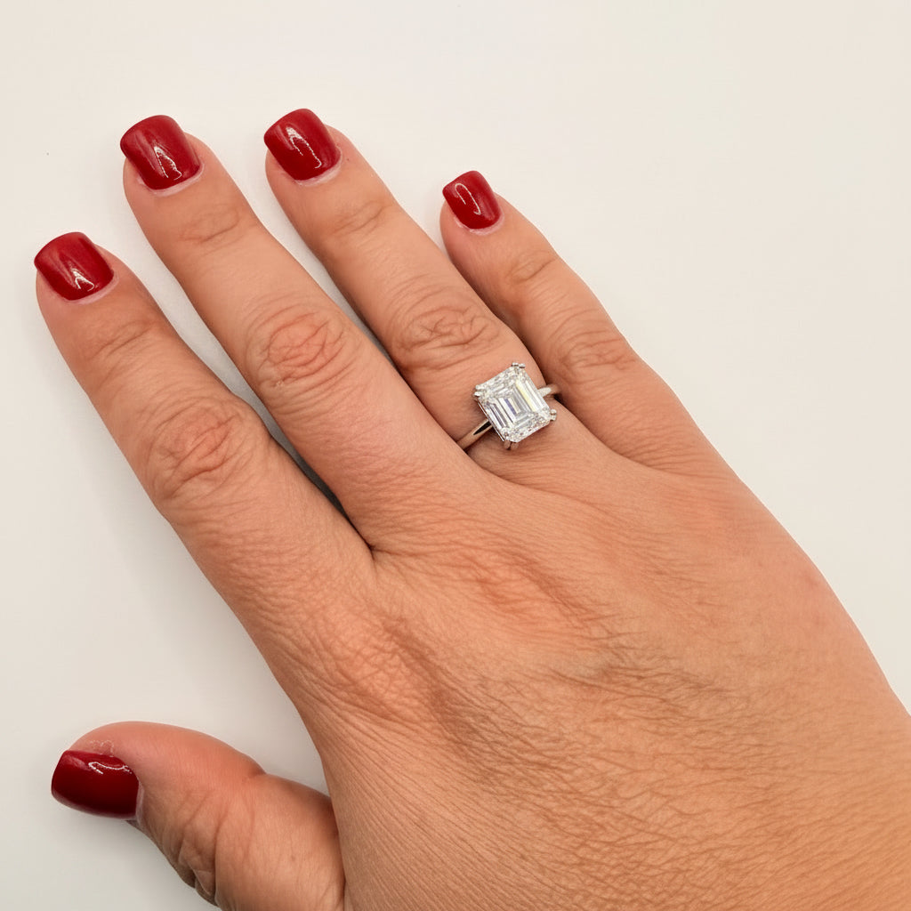 RING SOLITAIRE EMERALD CUT MOISSANITE 4CT