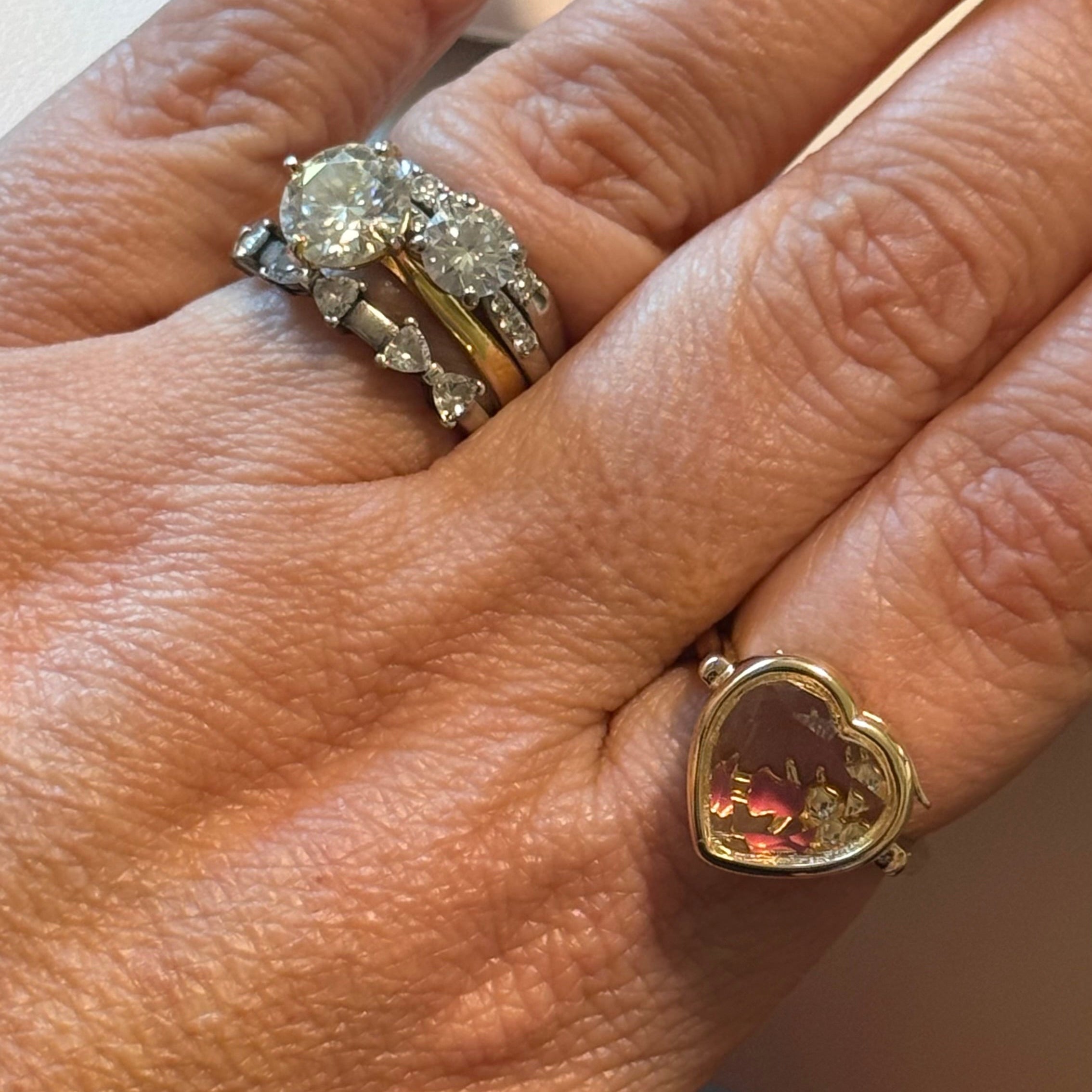 RING HEART GLASS LOCKET ADJUSTABLE