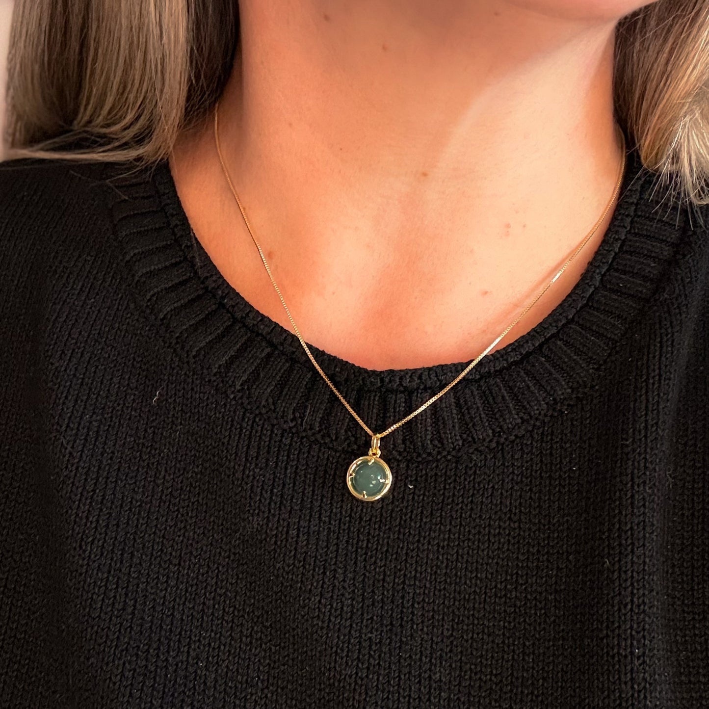 NECKLACE ROUND CRYSTAL PENDANT